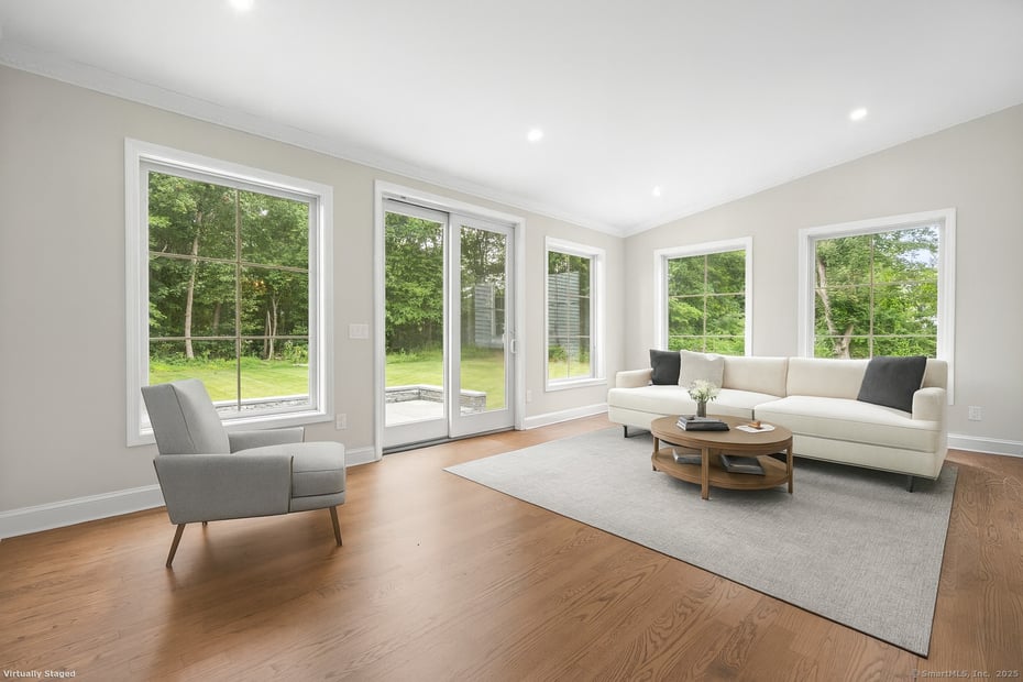 424 Racebrook Road Photo 8