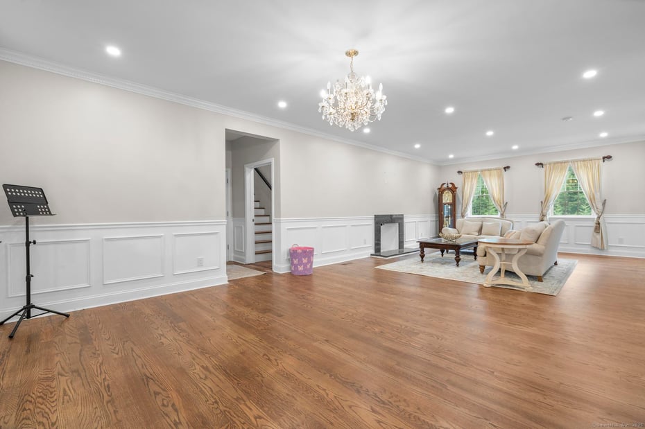 424 Racebrook Road Photo 11