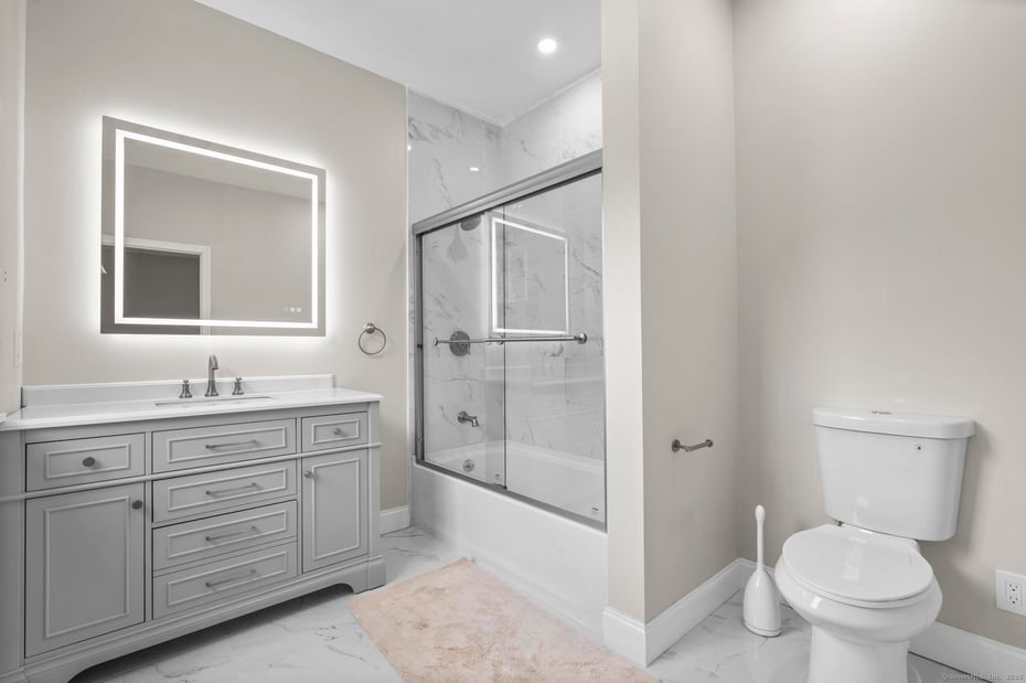 424 Racebrook Road Photo 20