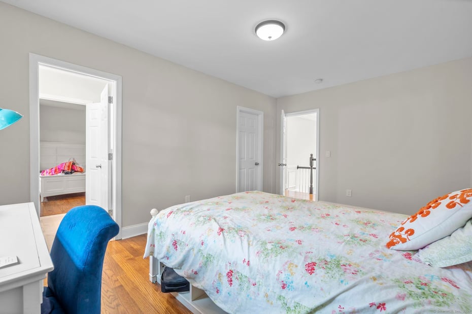 424 Racebrook Road Photo 23