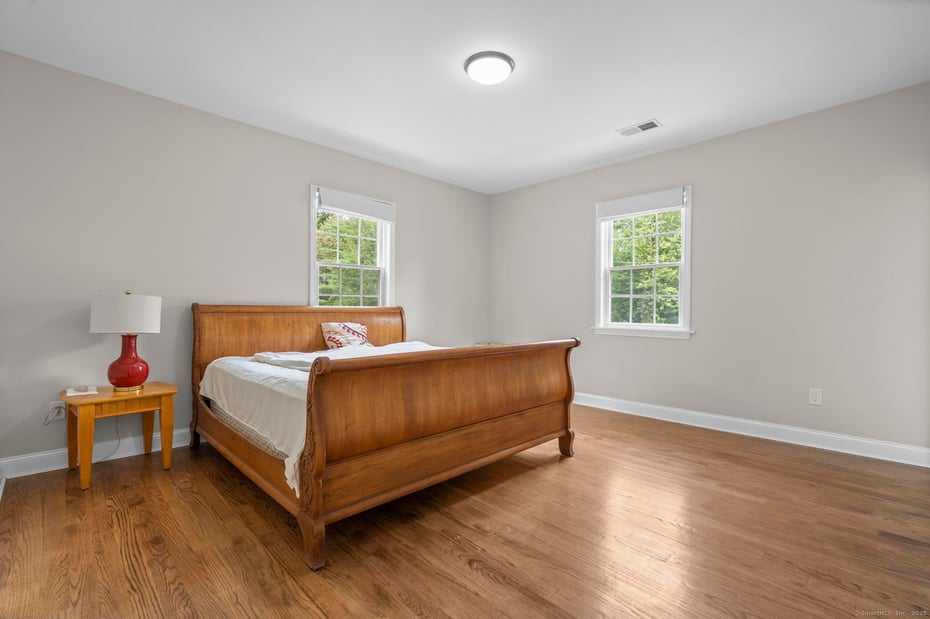 424 Racebrook Road Photo 26