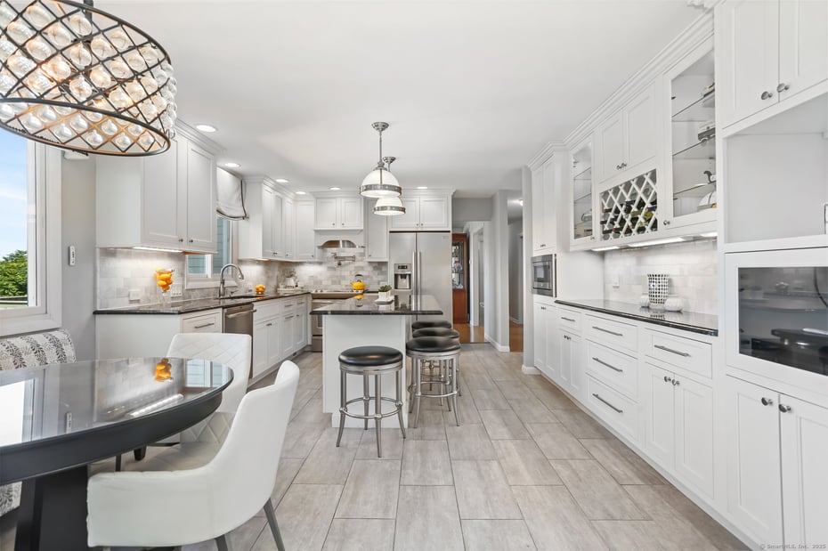 132 Merrimac Drive Photo 2