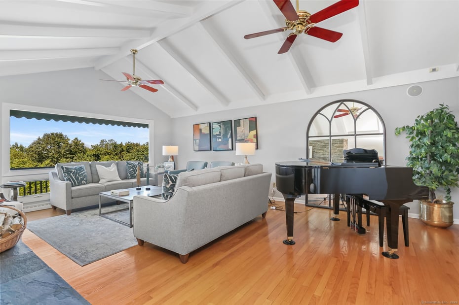 132 Merrimac Drive Photo 5