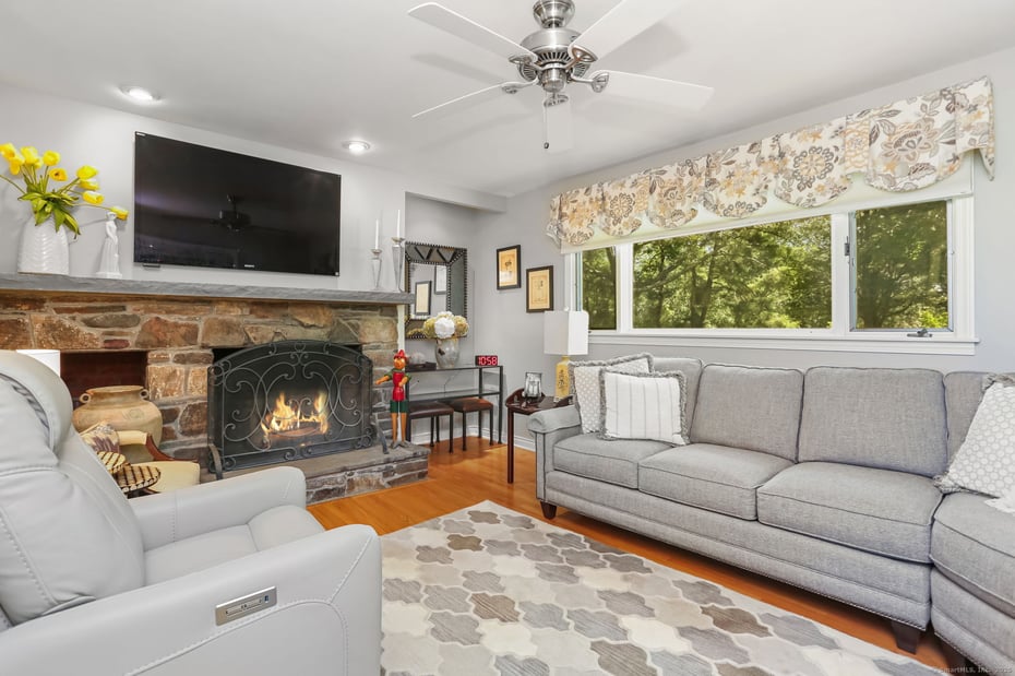 132 Merrimac Drive Photo 7