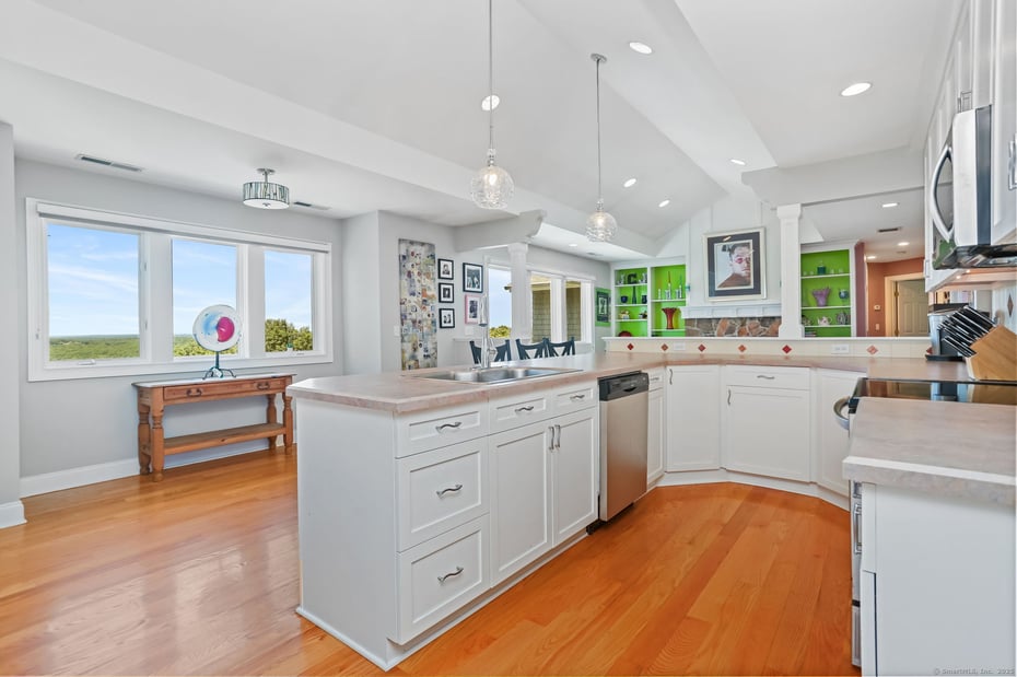 132 Merrimac Drive Photo 16