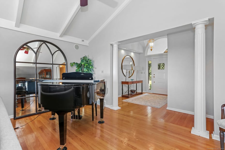 132 Merrimac Drive Photo 15