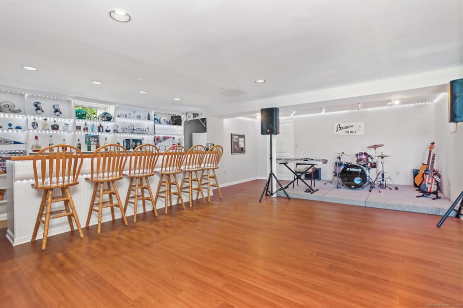 132 Merrimac Drive Photo 24