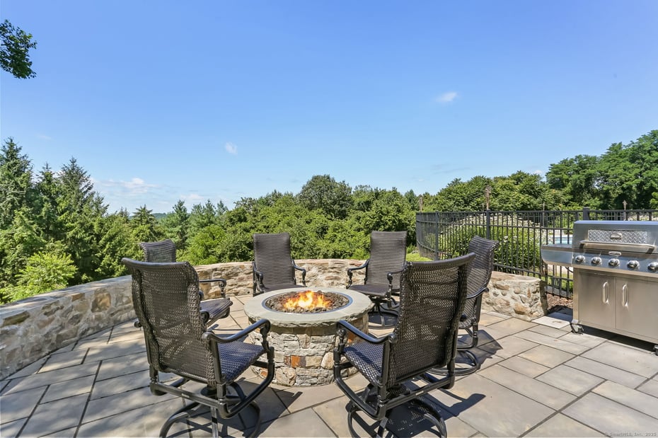 132 Merrimac Drive Photo 35