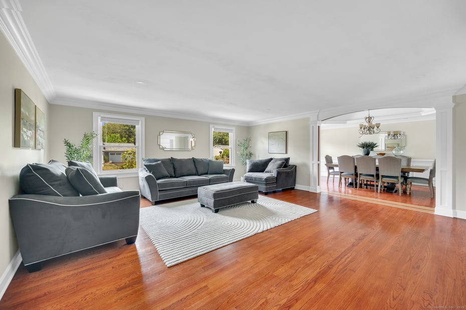 473 Ridgeview Road Photo 2