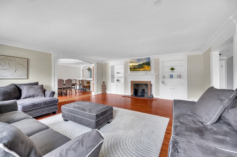 473 Ridgeview Road Photo 3