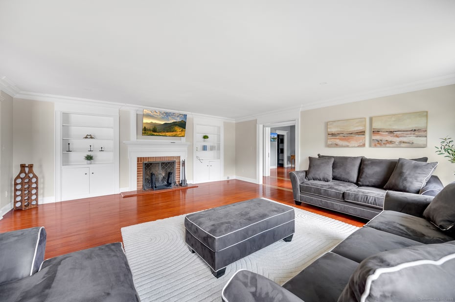 473 Ridgeview Road Photo 4