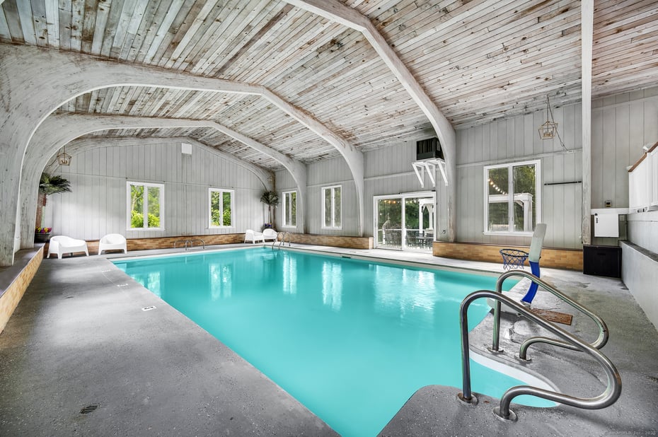 473 Ridgeview Road Photo 13