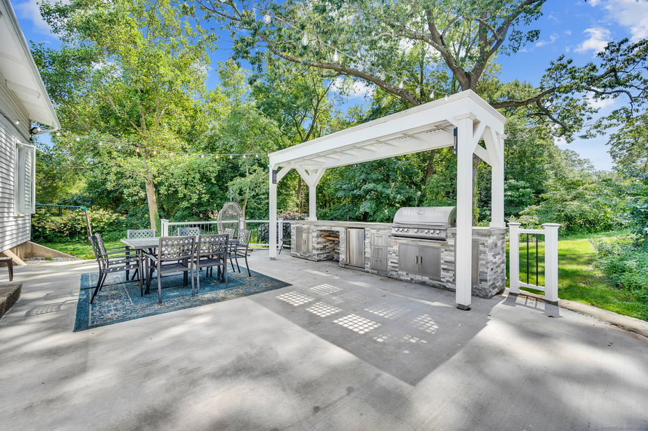 473 Ridgeview Road Photo 17