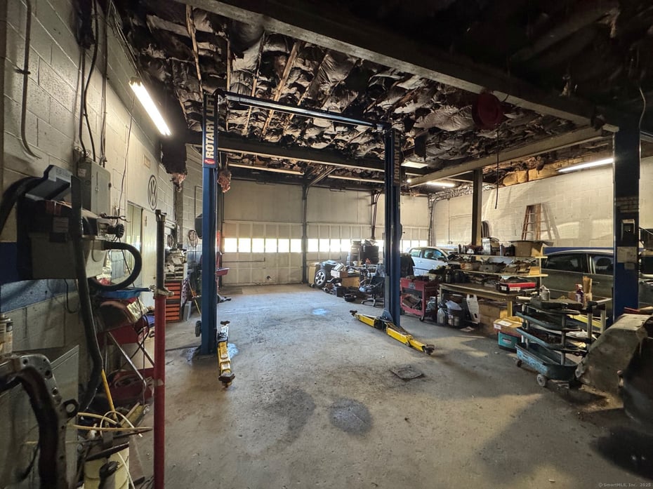 404 New Hartford Road Photo 7