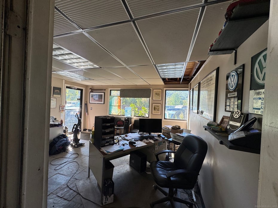 404 New Hartford Road Photo 9