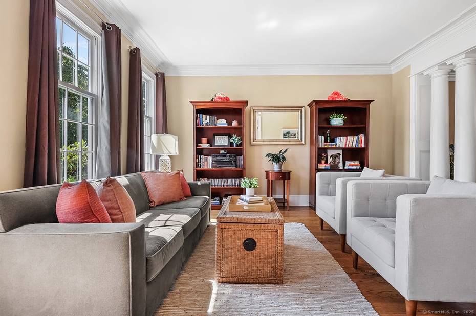 305 South Gate Lane Photo 7