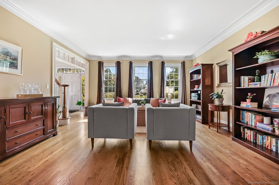 305 South Gate Lane Photo 8