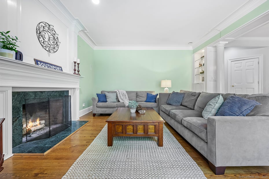 305 South Gate Lane Photo 14