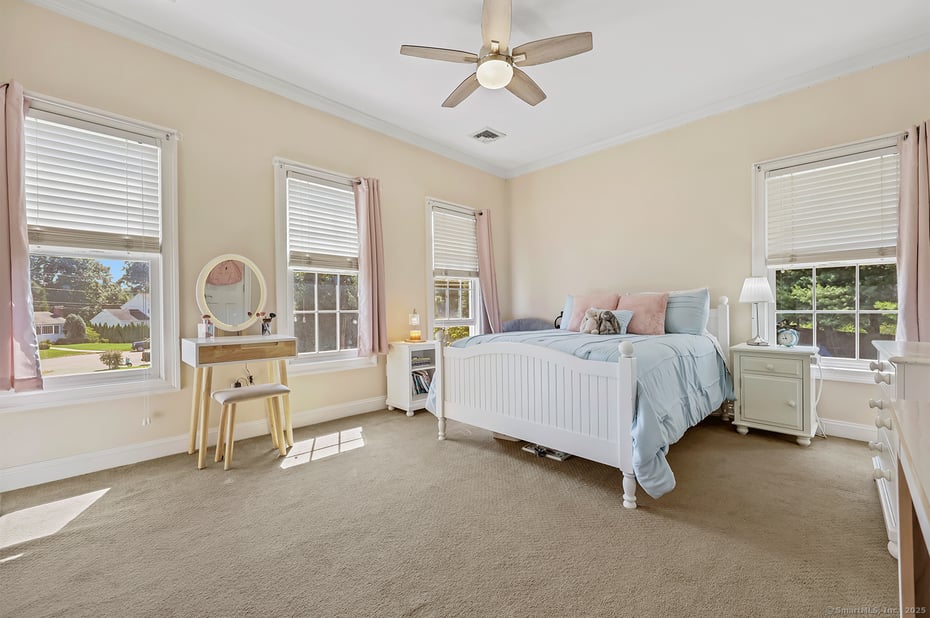 305 South Gate Lane Photo 27