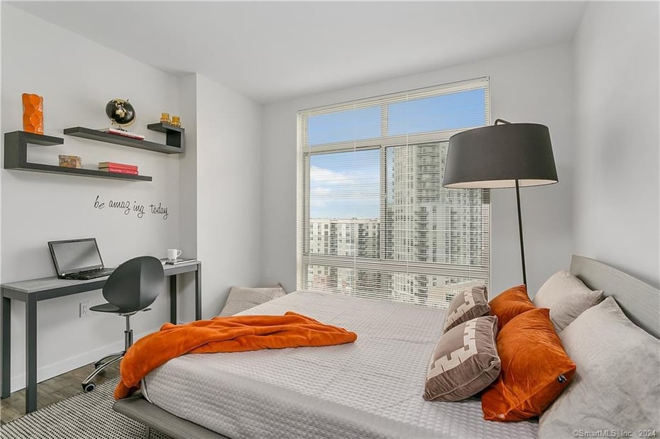 100 Commons Park North  #1402 Photo 9