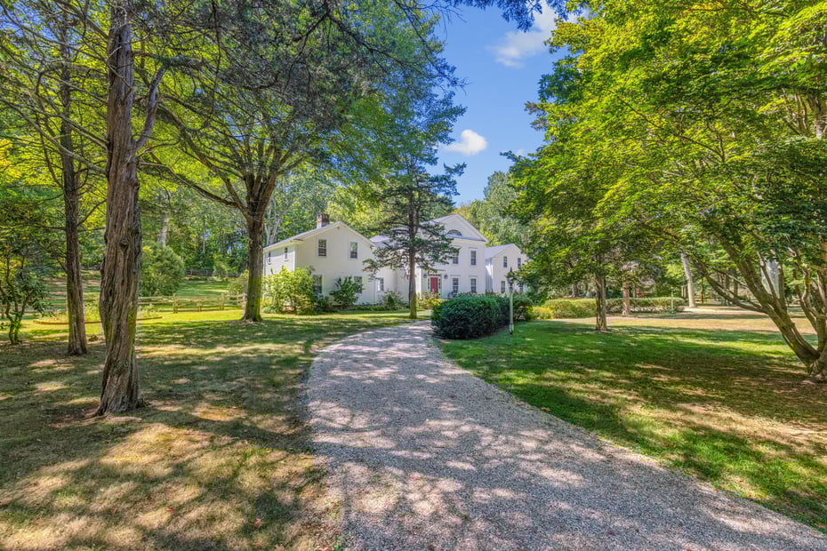 407 Grove Beach Road North Photo 3