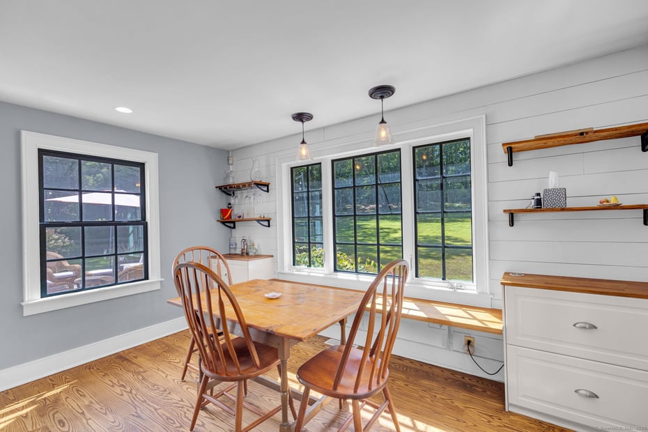 407 Grove Beach Road North Photo 13