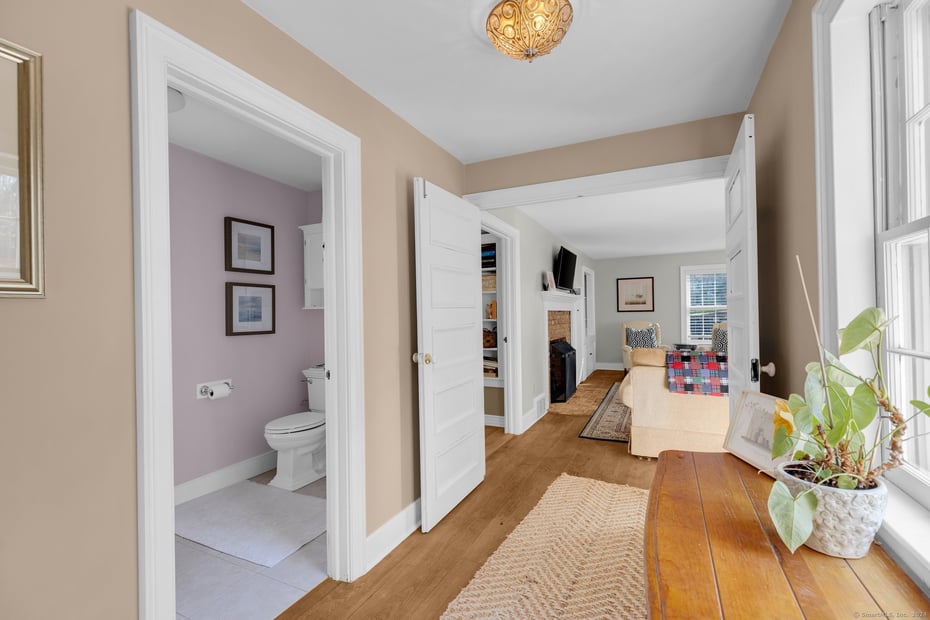 407 Grove Beach Road North Photo 16