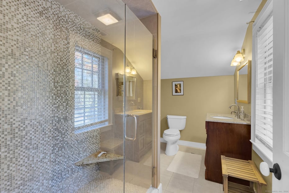 407 Grove Beach Road North Photo 24