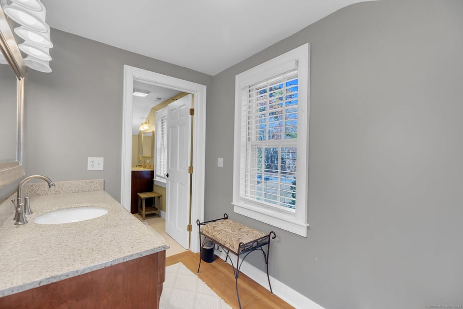 407 Grove Beach Road North Photo 25