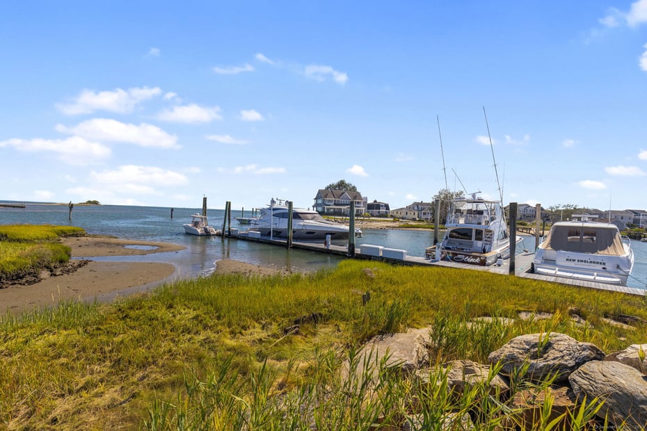 407 Grove Beach Road North Photo 33