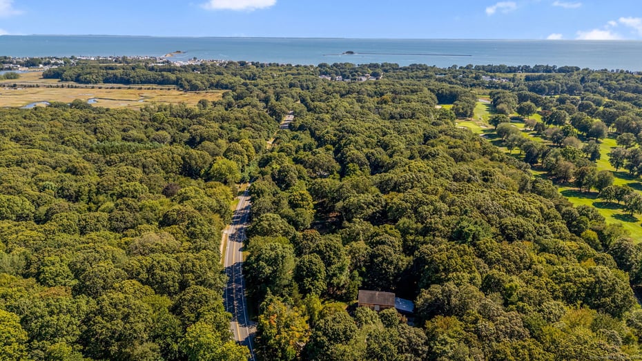 407 Grove Beach Road North Photo 36