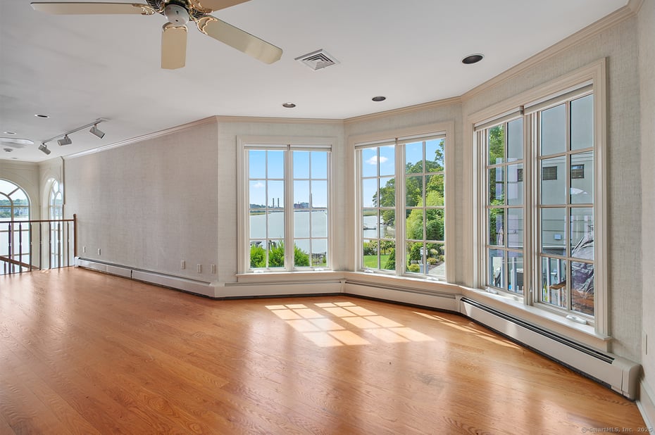 5060 Main Street Photo 11