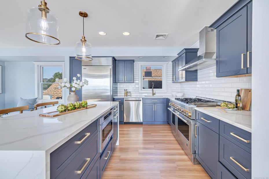 9 Stowe Avenue Photo 8