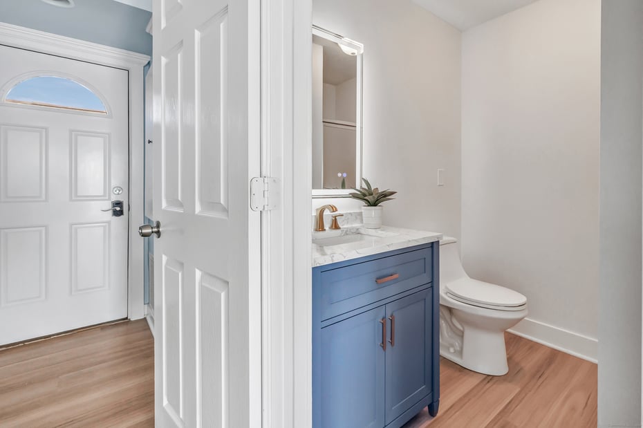 9 Stowe Avenue Photo 11