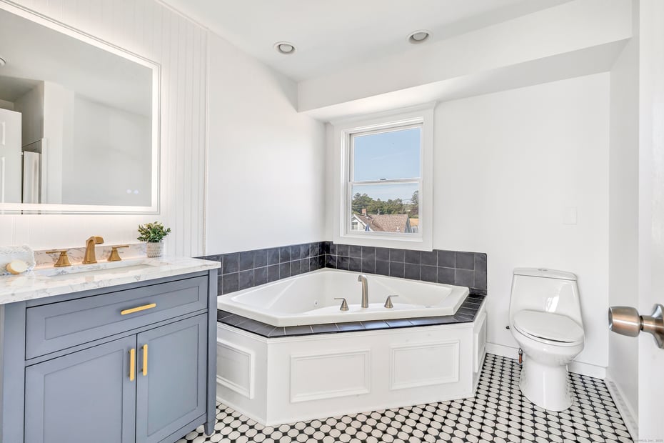 9 Stowe Avenue Photo 20