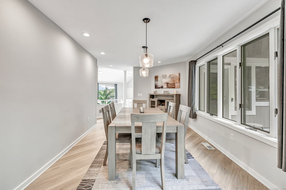 28 Strawberry Lane Photo 25