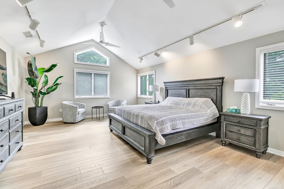 28 Strawberry Lane Photo 27