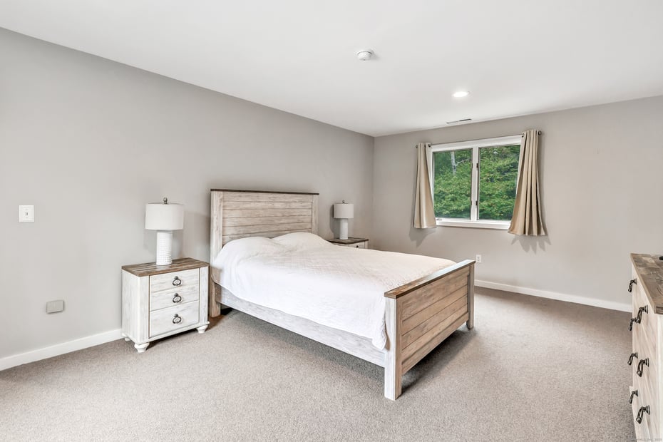 28 Strawberry Lane Photo 31