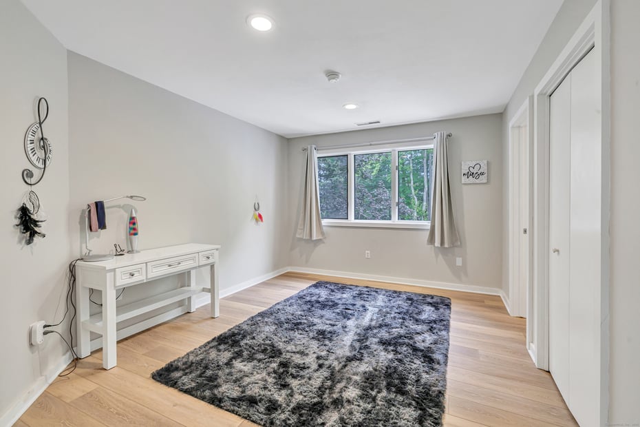 28 Strawberry Lane Photo 38