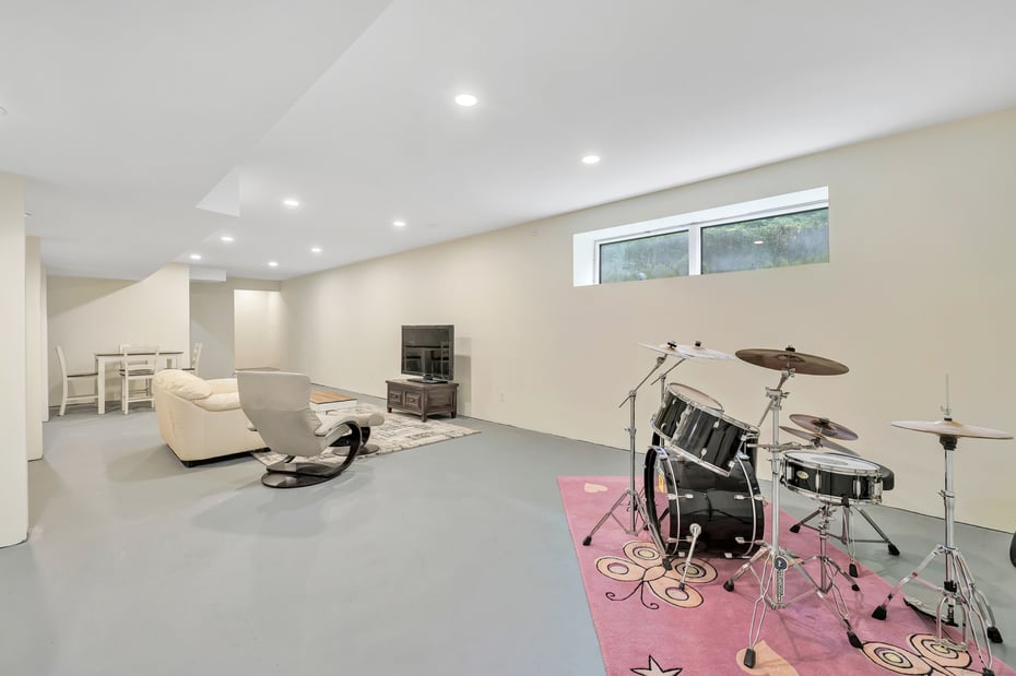 28 Strawberry Lane Photo 39