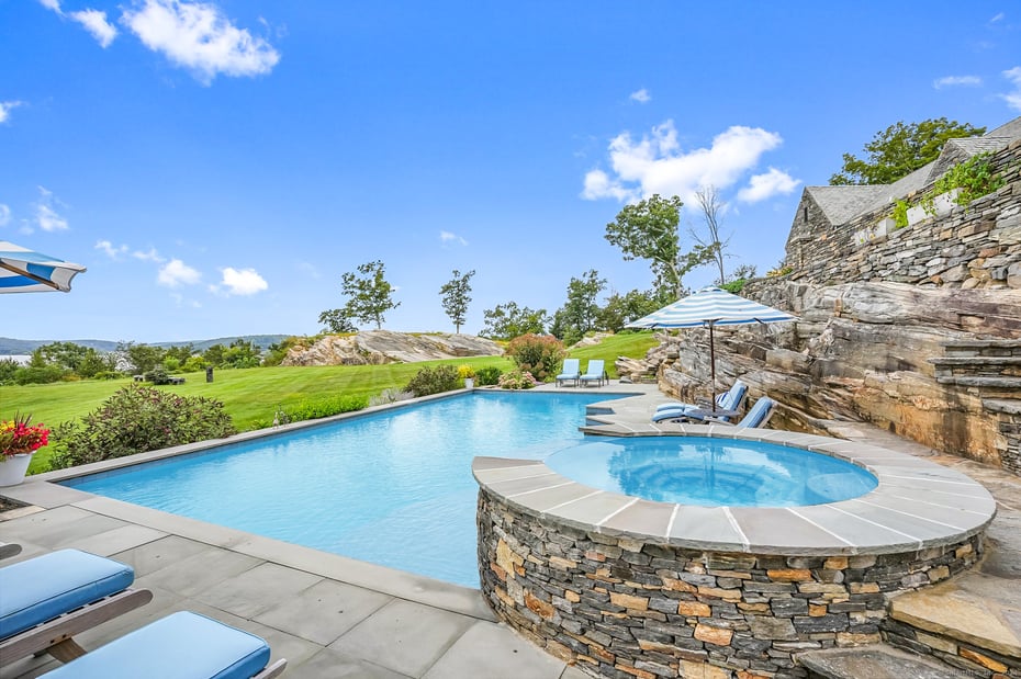 153 Ferry Road Photo 9