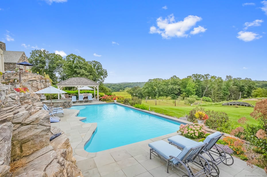 153 Ferry Road Photo 10