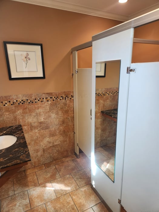 37 Orlando Street Photo 10