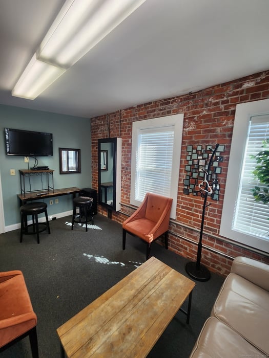 37 Orlando Street Photo 22