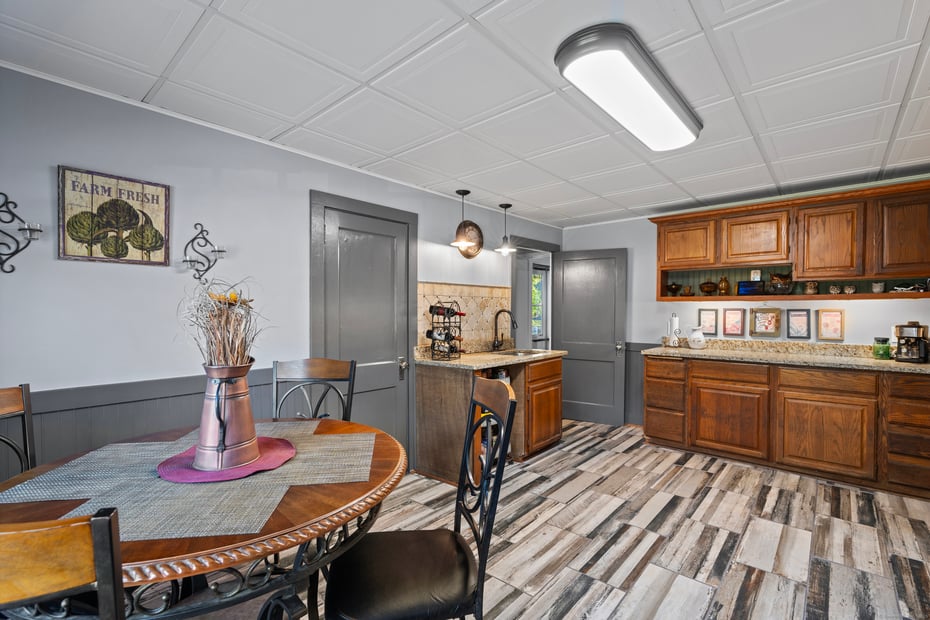 298 Kenyon Road Photo 5