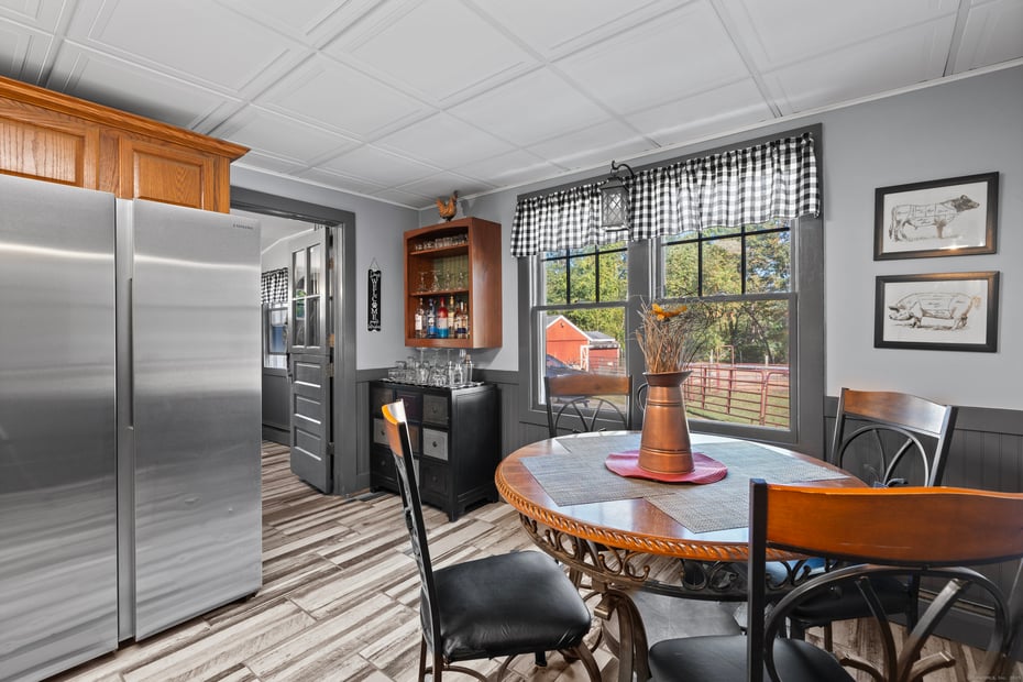 298 Kenyon Road Photo 11