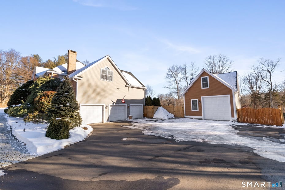 16 Robin Hood Lane Photo 3