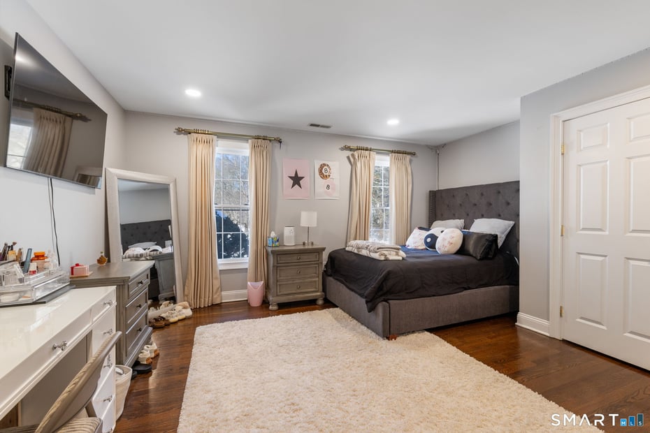 16 Robin Hood Lane Photo 24