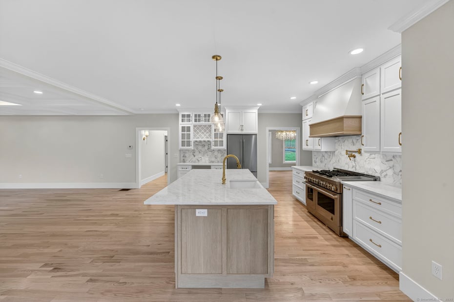 241 Old Farms Road Photo 9