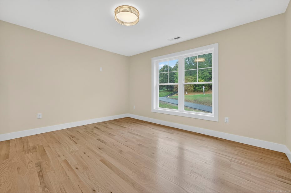 241 Old Farms Road Photo 26